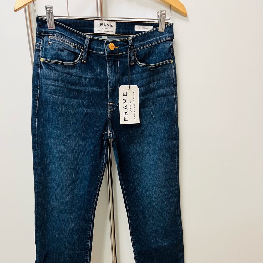 NWT FRAME Le High cropped straight-leg jeans MSRP
$215 Color: Mid denim Size 27